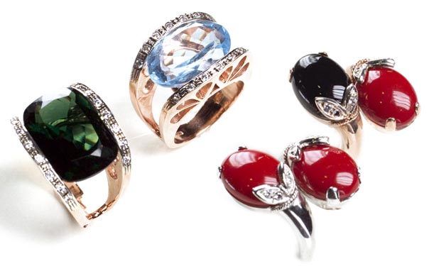 Gioielli Artigianali in Argento e Pietre Semipreziose Gioielli Artigianali in Argento e Pietre Semipreziose