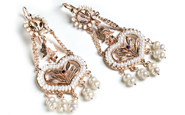 Orecchini in argento con perline lavorazione stile antico Orecchini in argento con perline lavorazione stile antico